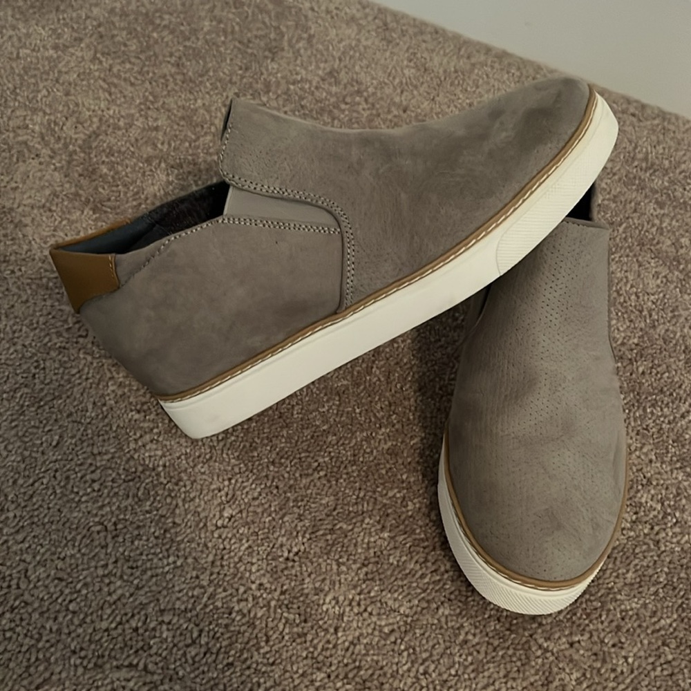 Dr. Scholls adorable gray shoes